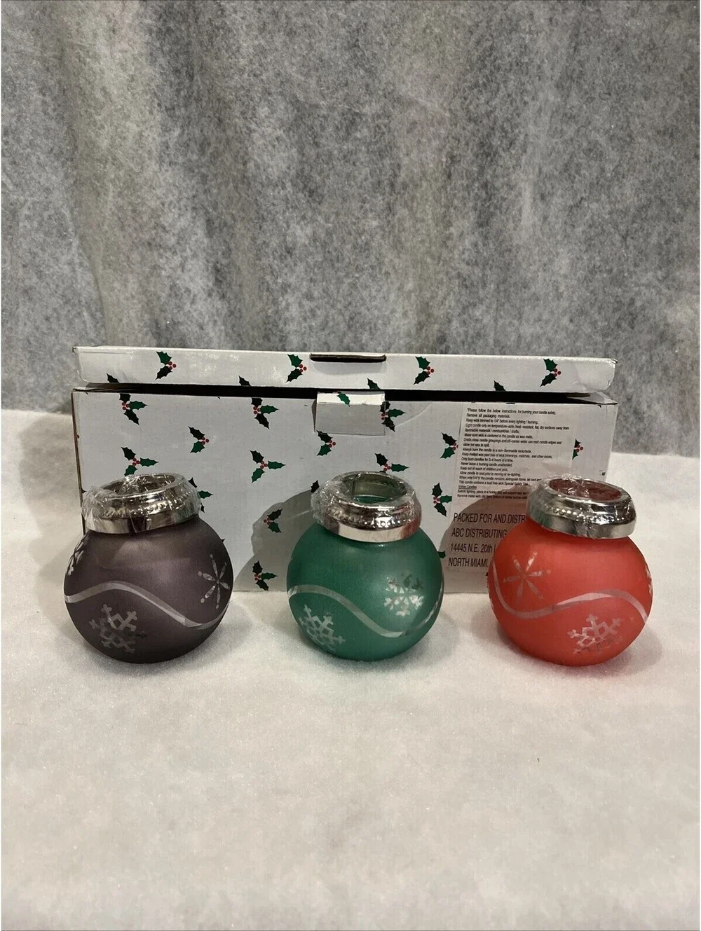 3 Holiday Glass Bulb Tea Light Candle Holders Snowflake Design NIB Box Has Wear